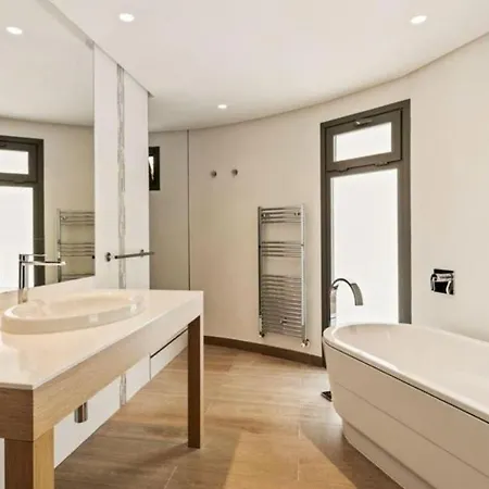 Stunning One-level With Large 6b/6b מארבלה