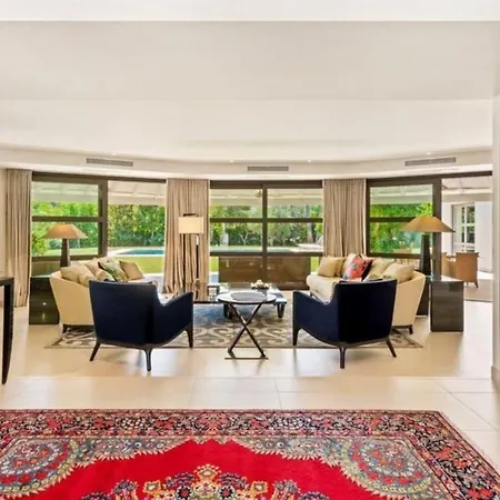 Stunning One-level With Large 6b/6b בית נופש